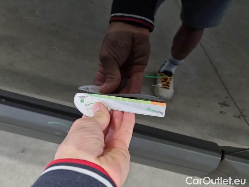 Peugeot  3008 PEUGEOT  / 2016 / 5P / SUV BLUEHDI 130 EAT8 SeS BUSINESS #61