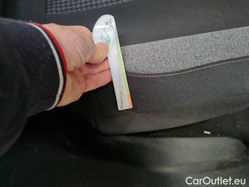 Peugeot  3008 PEUGEOT  / 2016 / 5P / SUV BLUEHDI 130 EAT8 SeS BUSINESS #82