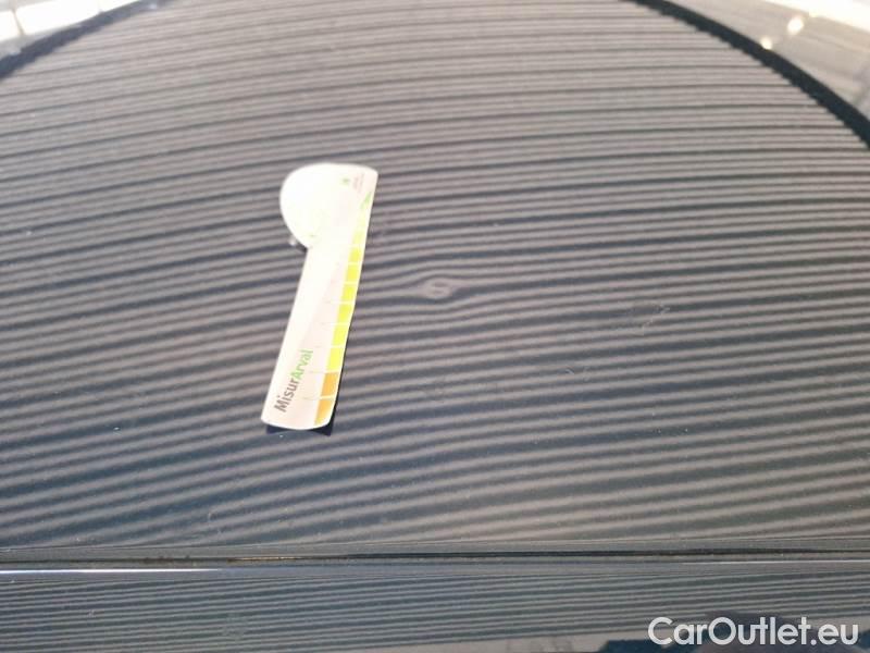 Peugeot  3008 PEUGEOT  / 2020 / 5P / SUV BLUEHDI 130 EAT8 SeS ALLURE #27