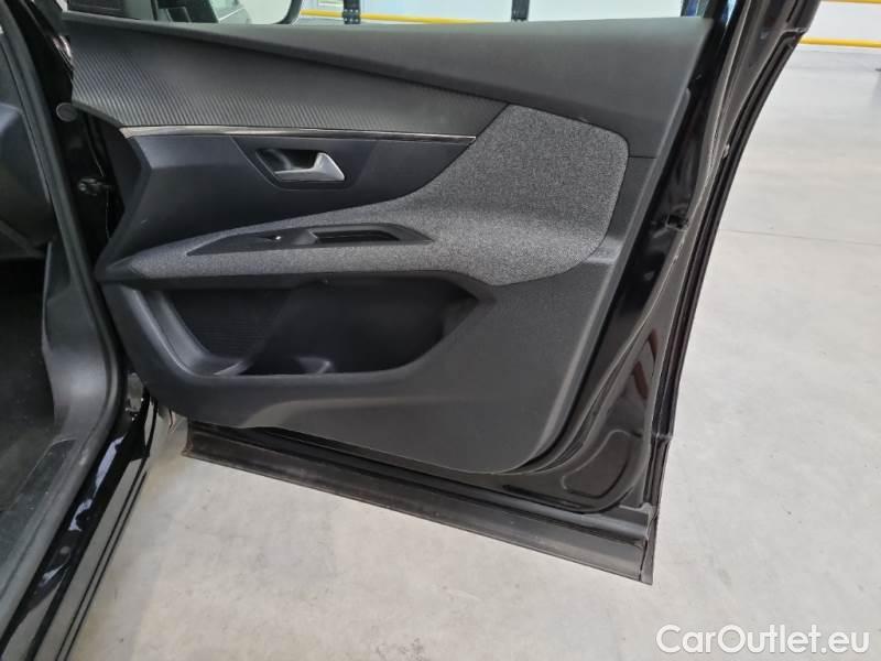 Peugeot  3008 PEUGEOT  / 2016 / 5P / SUV BLUEHDI 130 EAT8 SeS BUSINESS #96