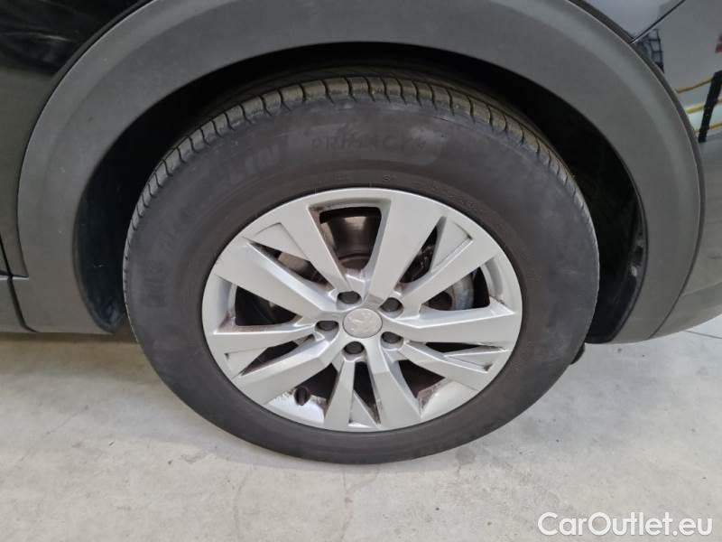 Peugeot  3008 PEUGEOT  / 2016 / 5P / SUV BLUEHDI 130 EAT8 SeS BUSINESS #71