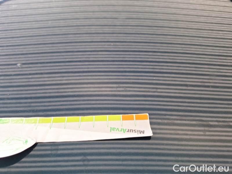 Peugeot  3008 PEUGEOT  / 2020 / 5P / SUV BLUEHDI 130 EAT8 SeS ALLURE #25