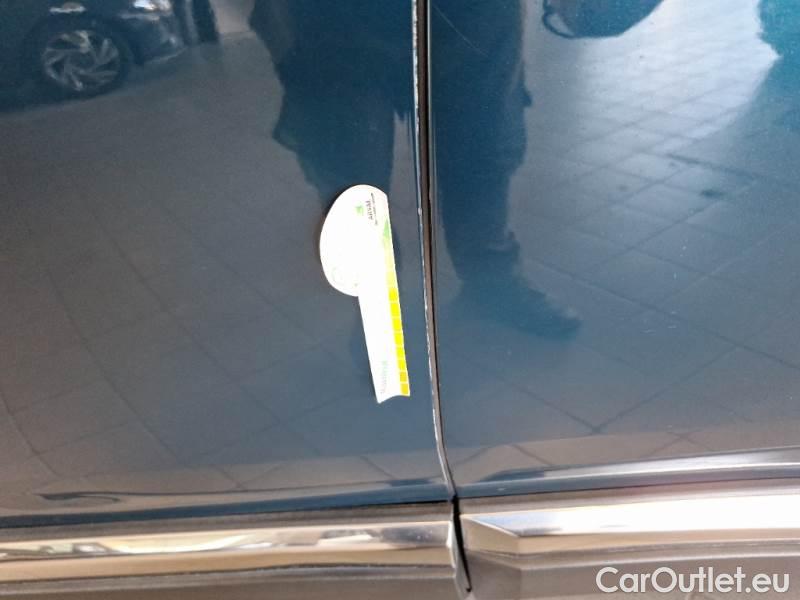 Peugeot  3008 PEUGEOT  / 2020 / 5P / SUV BLUEHDI 130 EAT8 SeS ALLURE #112