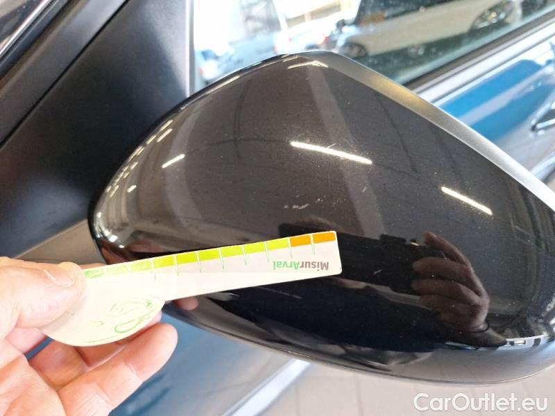 Peugeot  3008 PEUGEOT  / 2020 / 5P / SUV BLUEHDI 130 EAT8 SeS ALLURE #123