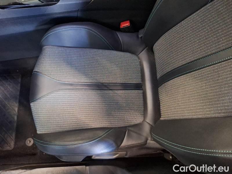 Peugeot  3008 PEUGEOT  / 2020 / 5P / SUV BLUEHDI 130 EAT8 SeS ALLURE #12