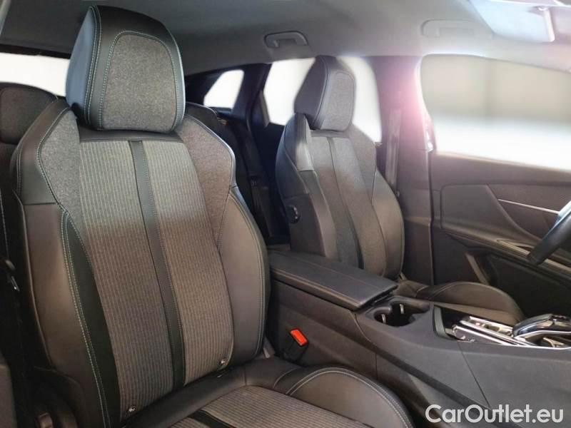 Peugeot  3008 PEUGEOT  / 2020 / 5P / SUV BLUEHDI 130 EAT8 SeS ALLURE #13