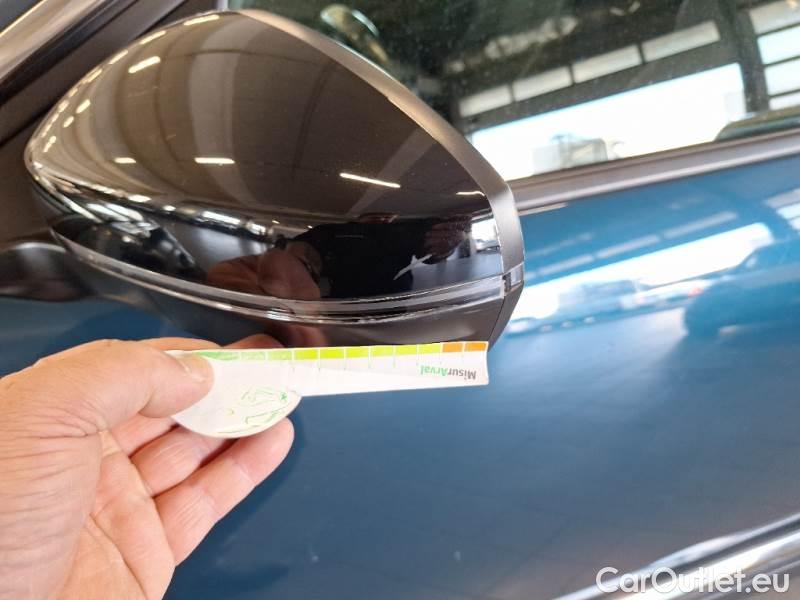 Peugeot  3008 PEUGEOT  / 2020 / 5P / SUV BLUEHDI 130 EAT8 SeS ALLURE #122