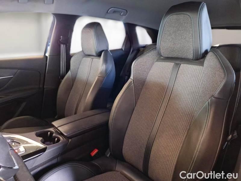 Peugeot  3008 PEUGEOT  / 2020 / 5P / SUV BLUEHDI 130 EAT8 SeS ALLURE #11