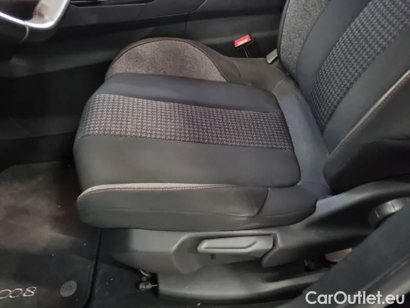 Peugeot  3008 PEUGEOT  / 2016 / 5P / SUV BLUEHDI 130 EAT8 SeS BUSINESS #77