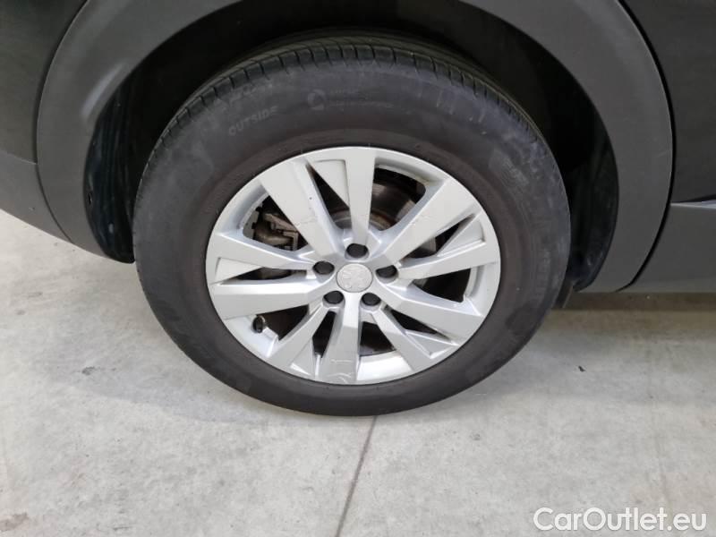 Peugeot  3008 PEUGEOT  / 2016 / 5P / SUV BLUEHDI 130 EAT8 SeS BUSINESS #69