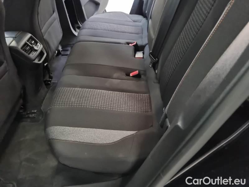 Peugeot  3008 PEUGEOT  / 2016 / 5P / SUV BLUEHDI 130 EAT8 SeS BUSINESS #79