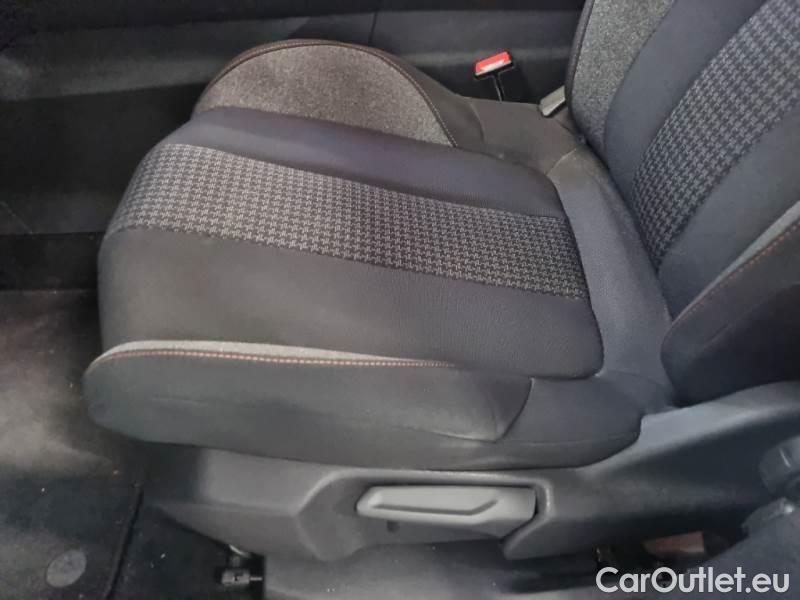 Peugeot  3008 PEUGEOT  / 2016 / 5P / SUV BLUEHDI 130 EAT8 SeS BUSINESS #12