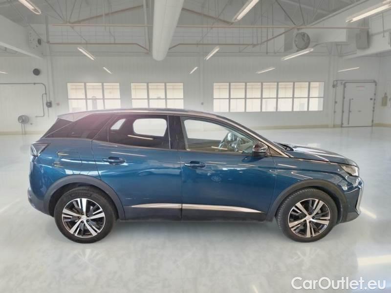 Peugeot  3008 PEUGEOT  / 2020 / 5P / SUV BLUEHDI 130 EAT8 SeS ALLURE #7