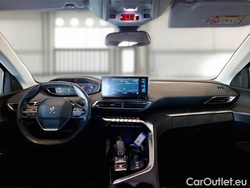 Peugeot  3008 PEUGEOT  / 2020 / 5P / SUV BLUEHDI 130 EAT8 SeS ALLURE #3