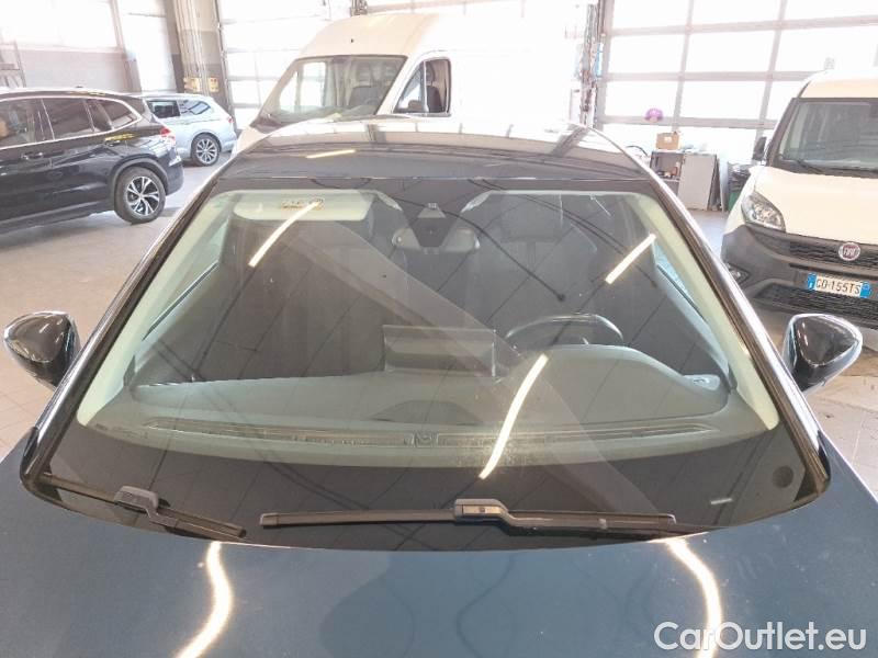 Peugeot  3008 PEUGEOT  / 2020 / 5P / SUV BLUEHDI 130 EAT8 SeS ALLURE #10