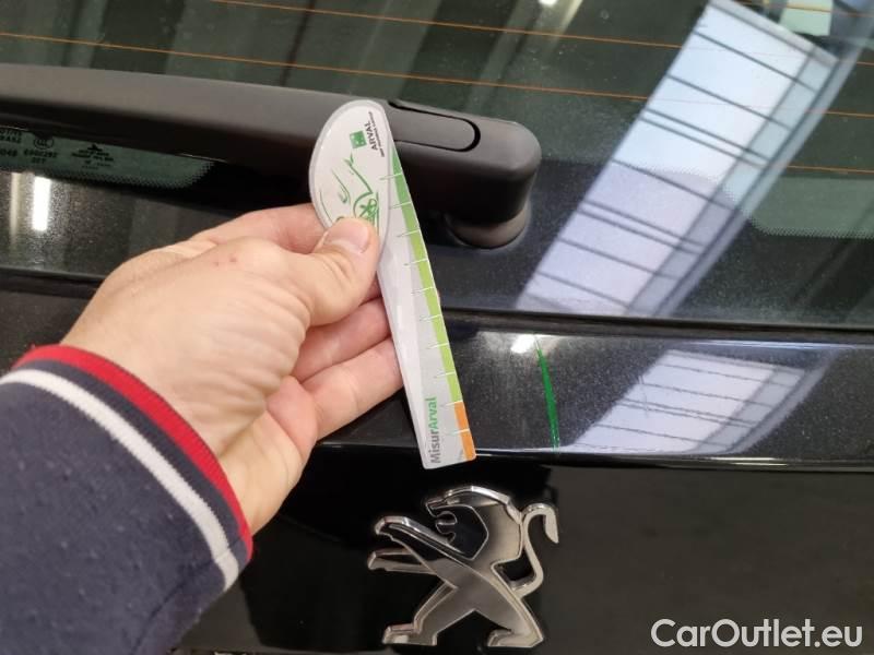 Peugeot  3008 PEUGEOT  / 2016 / 5P / SUV BLUEHDI 130 EAT8 SeS BUSINESS #47