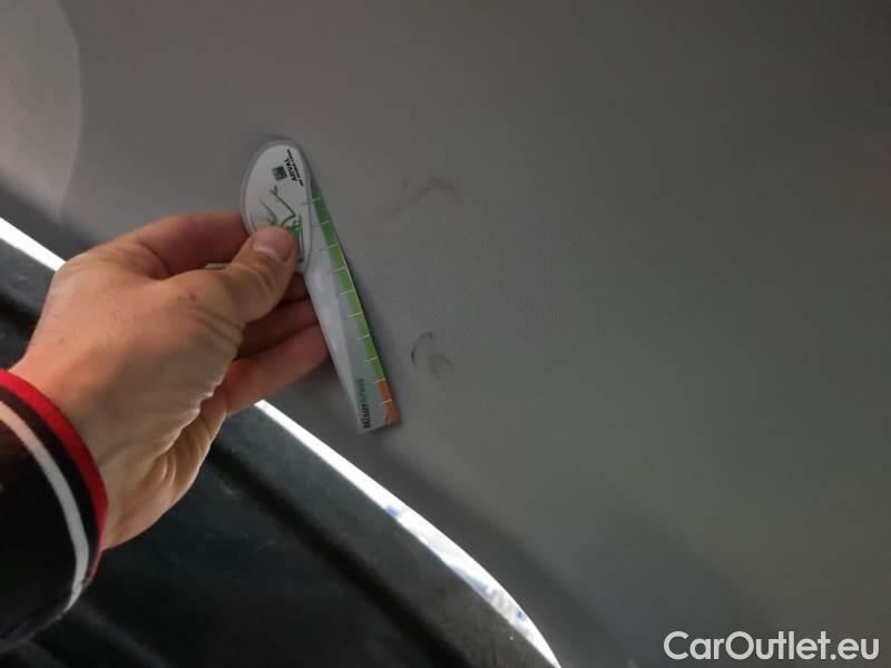 Peugeot  3008 PEUGEOT  / 2016 / 5P / SUV BLUEHDI 130 EAT8 SeS BUSINESS #99