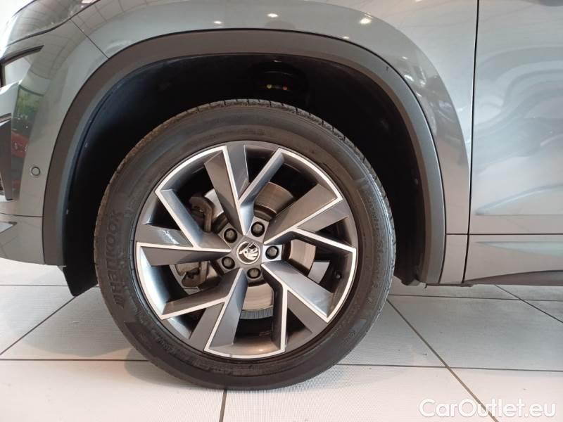 Skoda  Kodiaq SKODA  / 2021 / 5P / SUV 2.0 TDI 110KW SPORTLINE DSG 7P #21