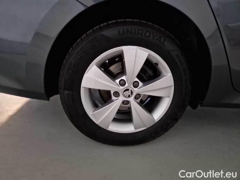 Skoda  Octavia SKODA  / 2020 / 5P / BERLINA 2.0 TDI EVO 110KW EXECUTIVE DSG #19