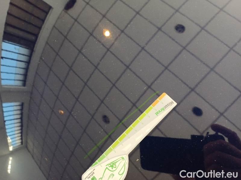 Volkswagen  Golf  VOLKSWAGEN / 2019 / 5P / BERLINA 2.0 TDI SCR 85KW LIFE DSG #38