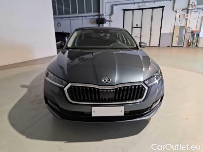 Skoda  Octavia SKODA  / 2020 / 5P / BERLINA 2.0 TDI EVO 110KW EXECUTIVE DSG #6