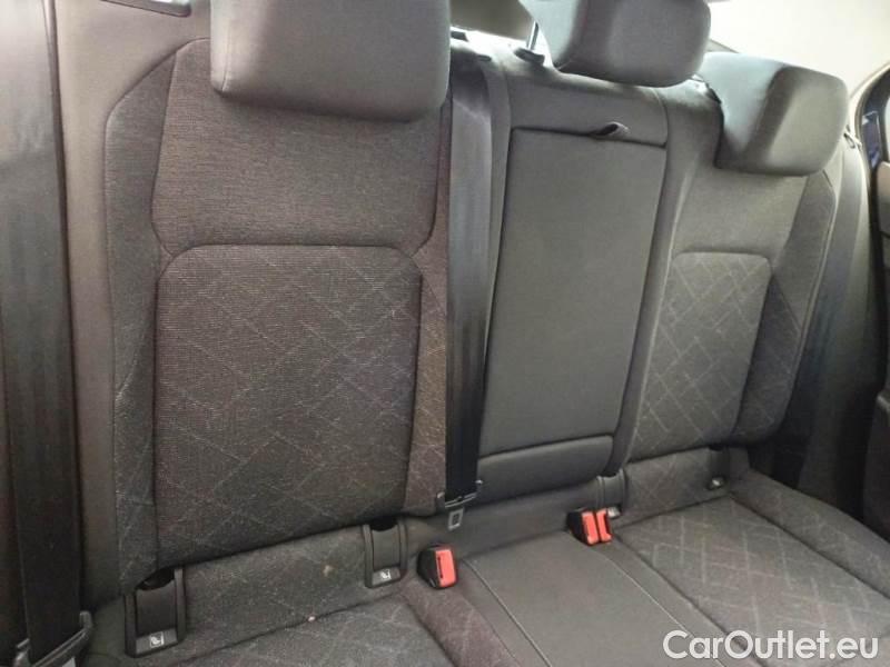 Volkswagen  Golf  VOLKSWAGEN / 2019 / 5P / BERLINA 2.0 TDI SCR 85KW LIFE DSG #15