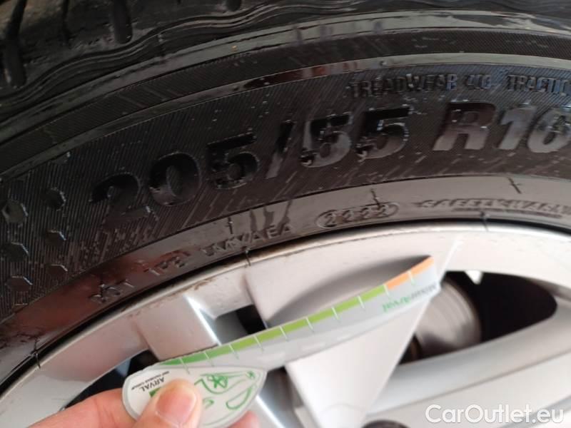 Volkswagen  Golf  VOLKSWAGEN / 2019 / 5P / BERLINA 2.0 TDI SCR 85KW LIFE DSG #118