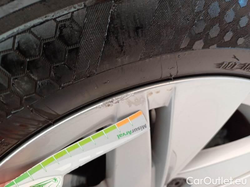 Volkswagen  Golf  VOLKSWAGEN / 2019 / 5P / BERLINA 2.0 TDI SCR 85KW LIFE DSG #115