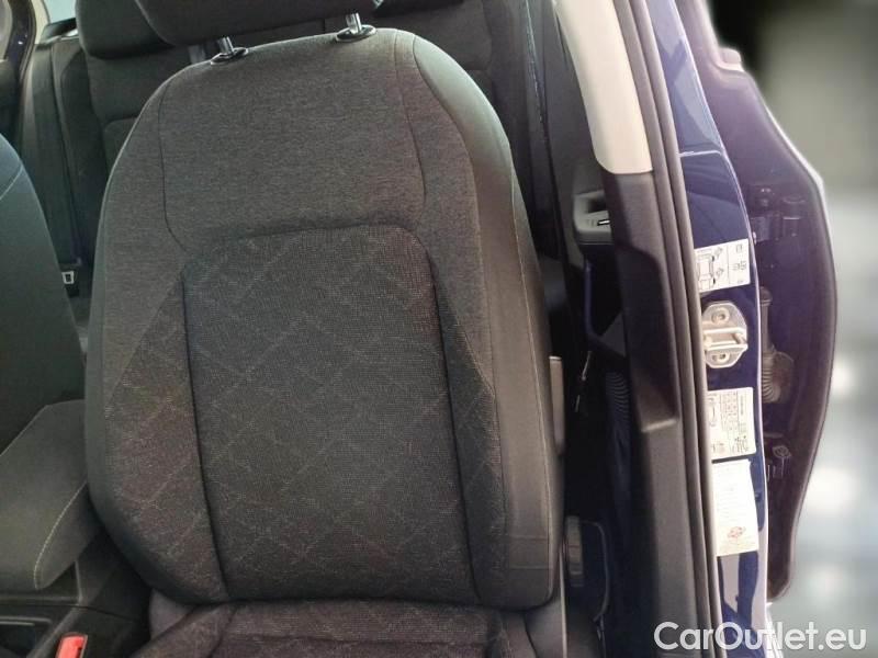 Volkswagen  Golf  VOLKSWAGEN / 2019 / 5P / BERLINA 2.0 TDI SCR 85KW LIFE DSG #11