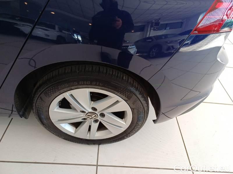 Volkswagen  Golf  VOLKSWAGEN / 2019 / 5P / BERLINA 2.0 TDI SCR 85KW LIFE DSG #117