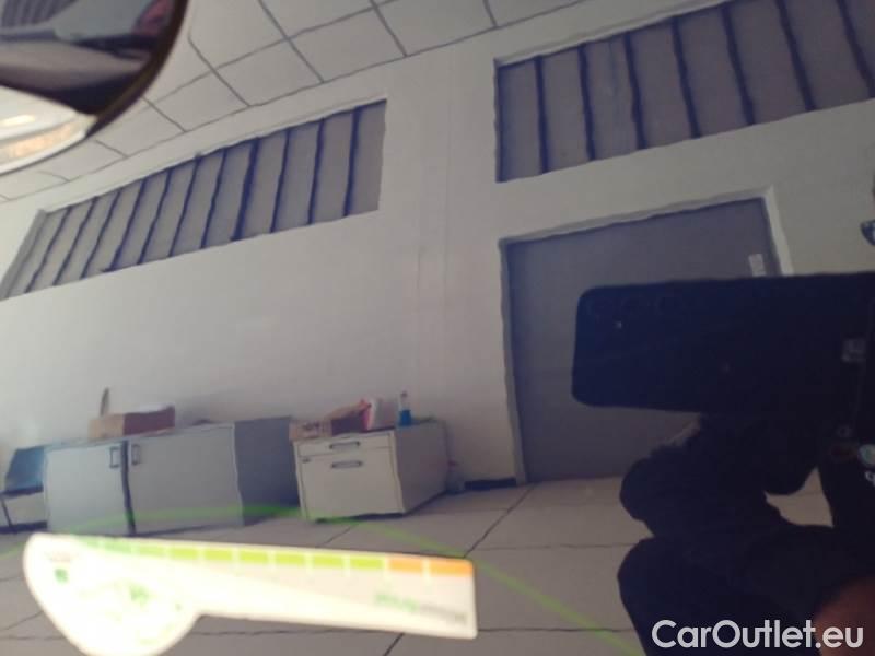 Volkswagen  Golf  VOLKSWAGEN / 2019 / 5P / BERLINA 2.0 TDI SCR 85KW LIFE DSG #61