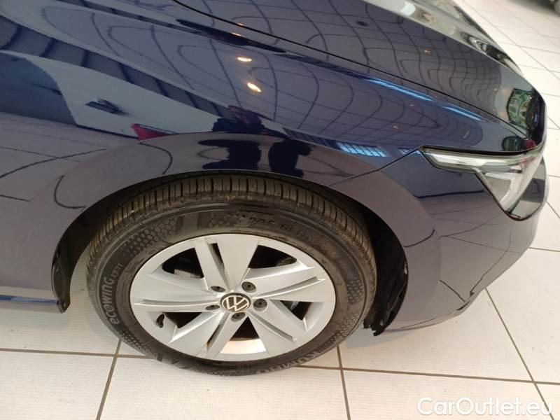 Volkswagen  Golf  VOLKSWAGEN / 2019 / 5P / BERLINA 2.0 TDI SCR 85KW LIFE DSG #114