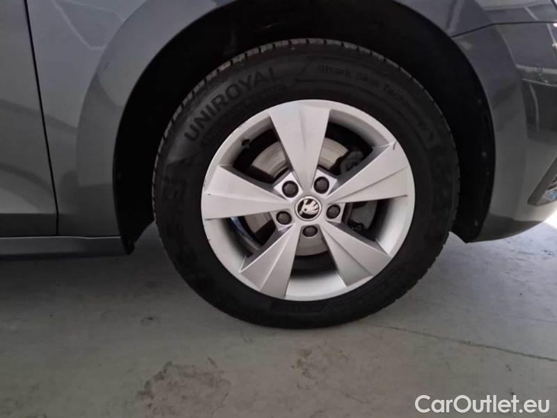 Skoda  Octavia SKODA  / 2020 / 5P / BERLINA 2.0 TDI EVO 110KW EXECUTIVE DSG #18