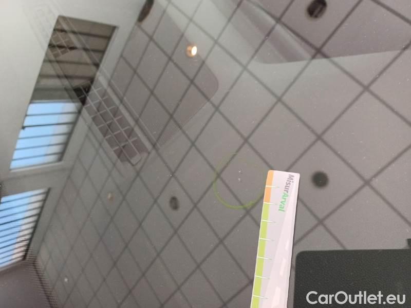 Volkswagen  Golf  VOLKSWAGEN / 2019 / 5P / BERLINA 2.0 TDI SCR 85KW LIFE DSG #34