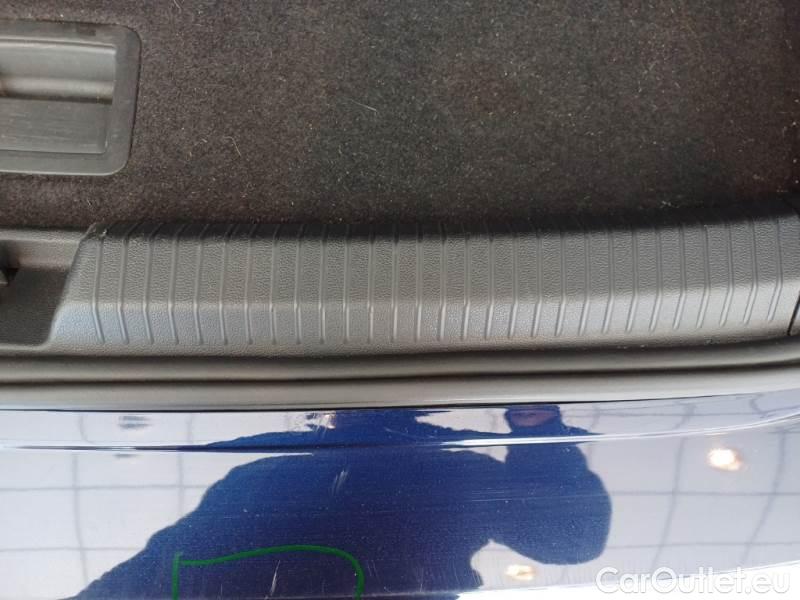 Volkswagen  Golf  VOLKSWAGEN / 2019 / 5P / BERLINA 2.0 TDI SCR 85KW LIFE DSG #143