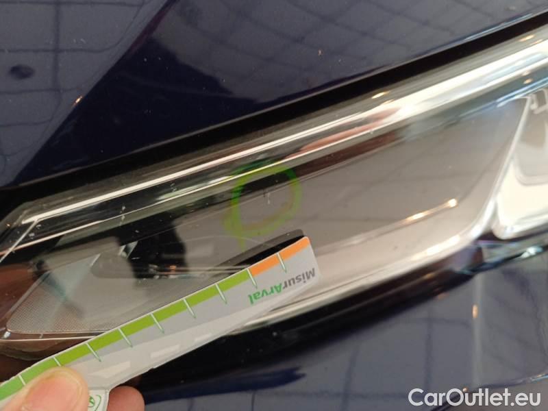 Volkswagen  Golf  VOLKSWAGEN / 2019 / 5P / BERLINA 2.0 TDI SCR 85KW LIFE DSG #42