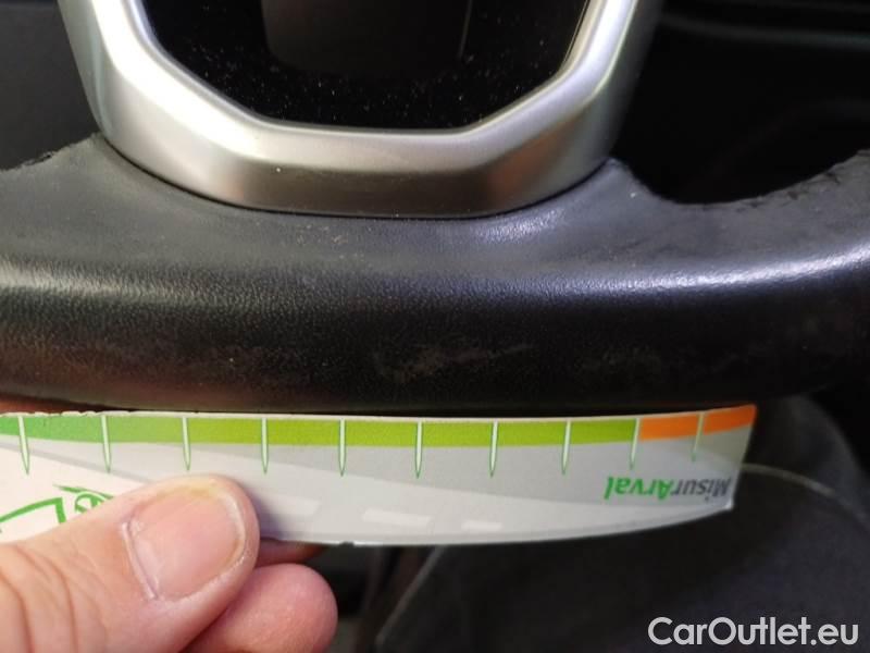 Volkswagen  Golf  VOLKSWAGEN / 2019 / 5P / BERLINA 2.0 TDI SCR 85KW LIFE DSG #127