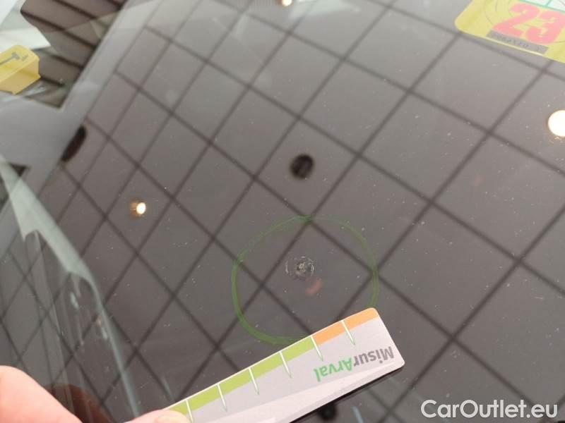 Volkswagen  Golf  VOLKSWAGEN / 2019 / 5P / BERLINA 2.0 TDI SCR 85KW LIFE DSG #33