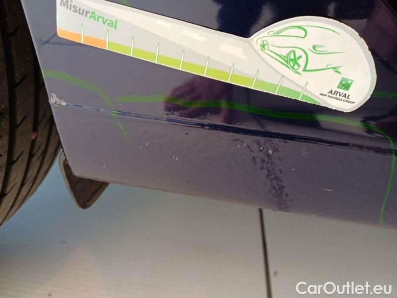 Volkswagen  Golf  VOLKSWAGEN / 2019 / 5P / BERLINA 2.0 TDI SCR 85KW LIFE DSG #59