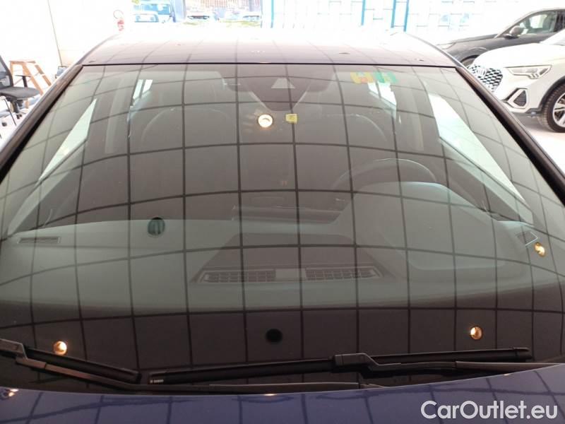 Volkswagen  Golf  VOLKSWAGEN / 2019 / 5P / BERLINA 2.0 TDI SCR 85KW LIFE DSG #30