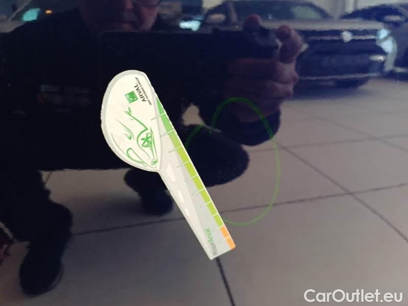 Volkswagen  Golf  VOLKSWAGEN / 2019 / 5P / BERLINA 2.0 TDI SCR 85KW LIFE DSG #95