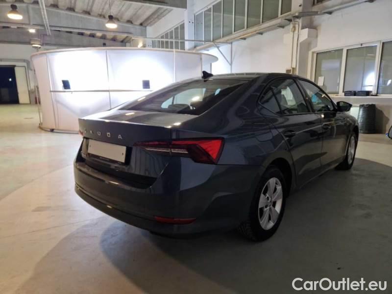 Skoda  Octavia SKODA  / 2020 / 5P / BERLINA 2.0 TDI EVO 110KW EXECUTIVE DSG #2