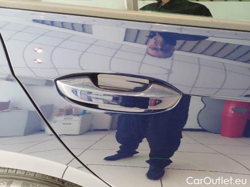 Volkswagen  Golf  VOLKSWAGEN / 2019 / 5P / BERLINA 2.0 TDI SCR 85KW LIFE DSG #62