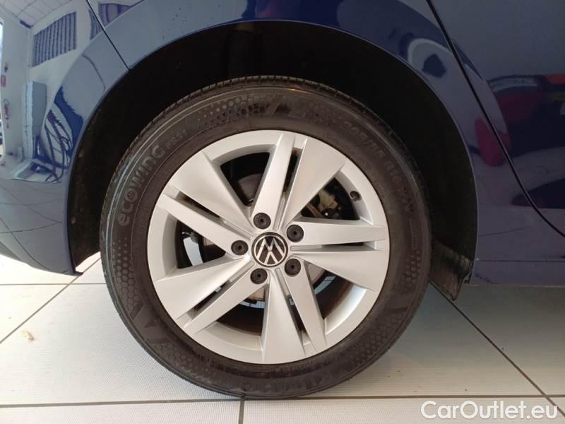 Volkswagen  Golf  VOLKSWAGEN / 2019 / 5P / BERLINA 2.0 TDI SCR 85KW LIFE DSG #18