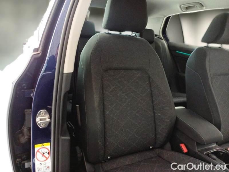 Volkswagen  Golf  VOLKSWAGEN / 2019 / 5P / BERLINA 2.0 TDI SCR 85KW LIFE DSG #13