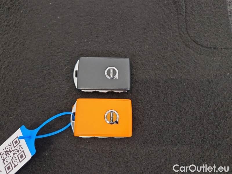 Volvo  XC60 VOLVO  / 2021 / 5P / SUV B4 D AUTOMATICO MOMENTUM PRO #97