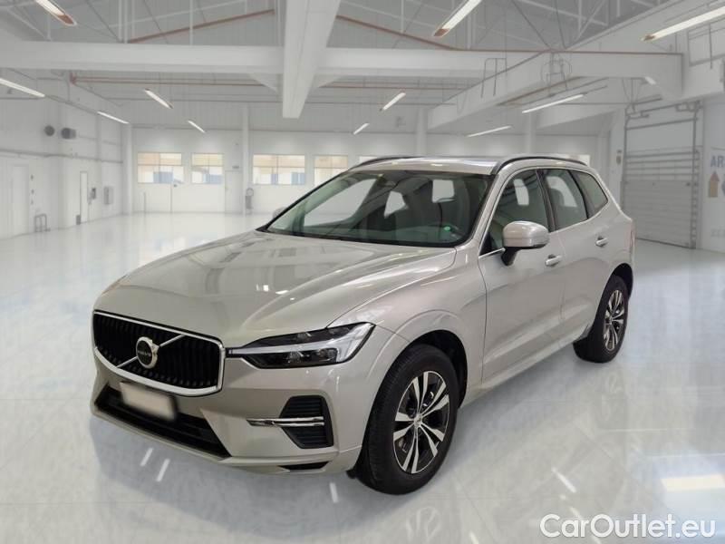 Volvo  XC60 VOLVO  / 2021 / 5P / SUV B4 D AUTOMATICO MOMENTUM PRO #1
