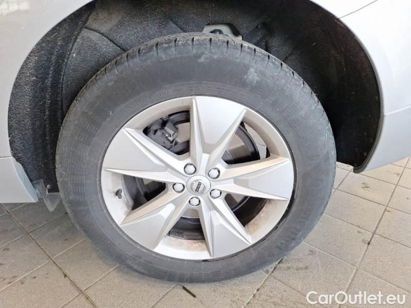 Volvo  XC60 VOLVO  / 2021 / 5P / SUV B4 D AWD AUTOMATICO MOMENTUM PRO #19