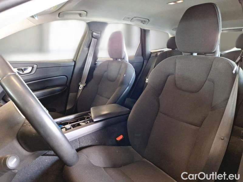 Volvo  XC60 VOLVO  / 2021 / 5P / SUV B4 D AWD AUTOMATICO MOMENTUM PRO #11