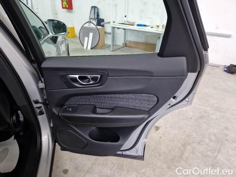 Volvo  XC60 VOLVO  / 2021 / 5P / SUV B4 D AUTOMATICO MOMENTUM PRO #93